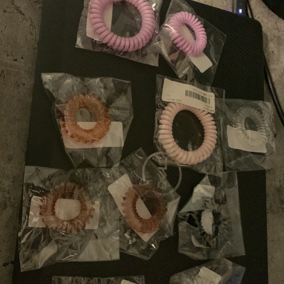 Lot of 10 accordion style no pull/tug hair ties different shapes and sizes - Picture 4 of 4